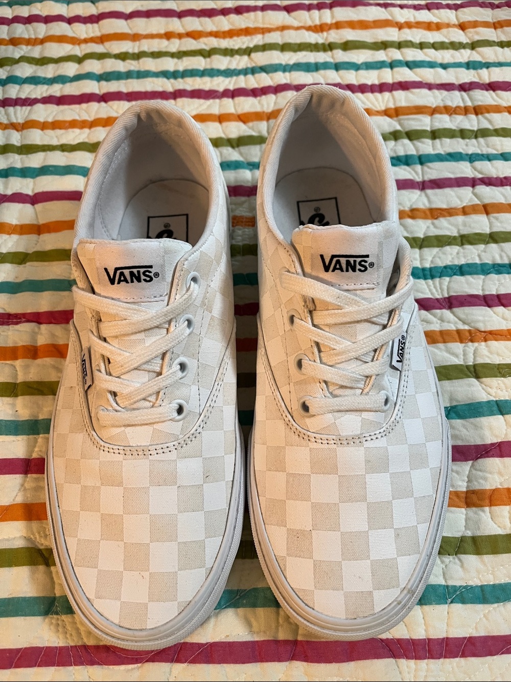 Ladies, classic white low-cut lace up Vans in excellent condition